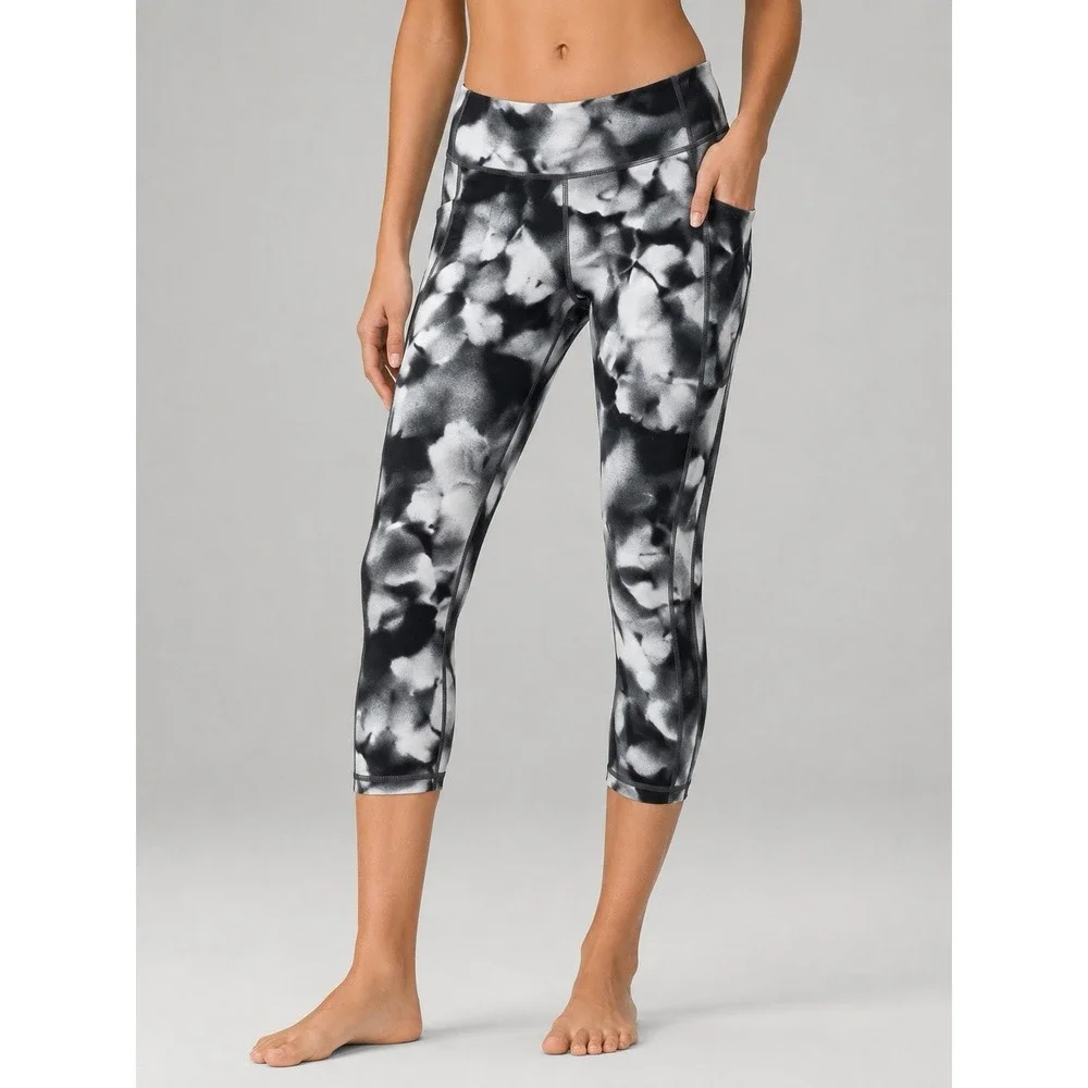 Lululemon Women 6 Crop Leggings 19